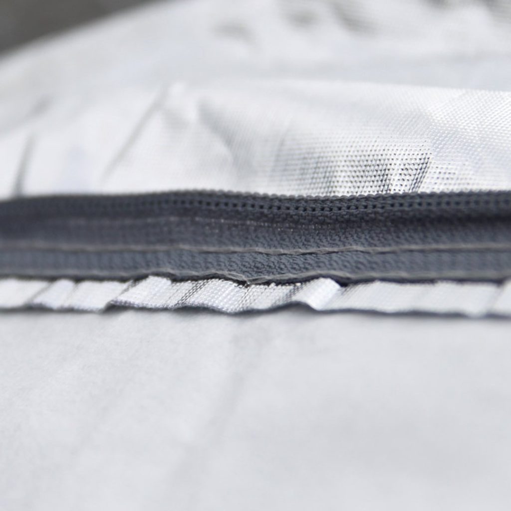 Εικόνα 4 από 4 — Amio – Κουκούλα Αυτοκινήτου Cotton 120g με φερμουάρ διάσταση 480 x 180 x 120 cm χρώμα ασημί μέγεθος Large για Επιβατικά Αυτοκίνητα – 1 τεμ. (01111/AM)