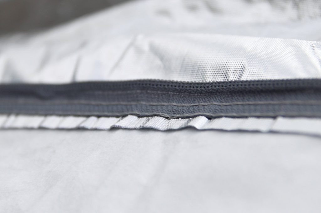 Εικόνα 6 από 6 — Amio – Κουκούλα Αυτοκινήτου Cotton 120g με φερμουάρ διάσταση 480 x 185 x 145 cm χρώμα ασημί μέγεθος SUV/Van Large για Επιβατικά Αυτοκίνητα – 1 τεμ. (01113/AM)