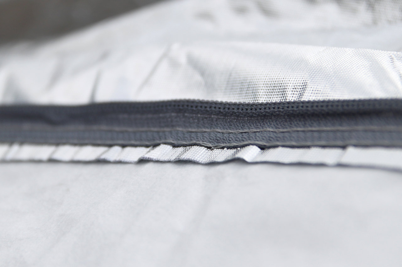 Εικόνα 6 από 6 — Amio – Κουκούλα Αυτοκινήτου Cotton 120g με φερμουάρ διάσταση 480 x 185 x 145 cm χρώμα ασημί μέγεθος SUV/Van Large για Επιβατικά Αυτοκίνητα – 1 τεμ. (01113/AM)