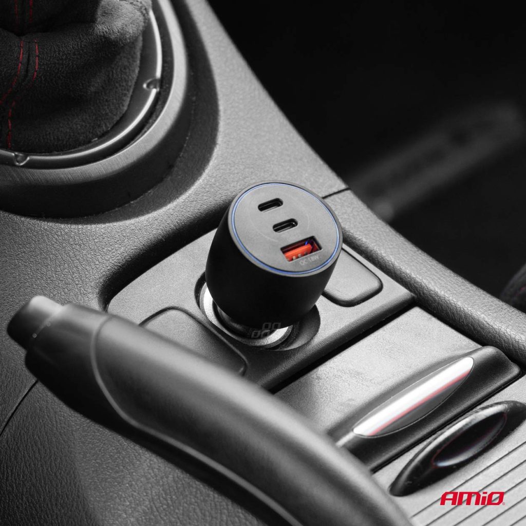 Εικόνα 2 από 5 — Amio – ΦΟΡΤΙΣΤΗΣ ΑΝΑΠΤΗΡΑ 12/24V ΜΕ 3 ΘΥΡΕΣ 2xUSB-C/1xUSB-A 95W 5V/3A ΤΑΧΕΙΑΣ ΦΟΡΤΙΣΗΣ ΑΛΟΥΜΙΝΙΟ/ΜΑΥΡΟΣ – 1 Τεμ. (04371/AM)