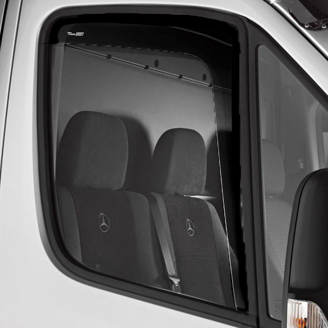 Εικόνα 1 από 2 — ΑΝΕΜΟΘΡΑΥΣΤΕΣ ΓΙΑ MITSUBISHI FUSO CANTER 2D 2005+ ΖΕΥΓΑΡΙ ΑΠΟ ΕΥΚΑΜΠΤΟ ΦΙΜΕ ΠΛΑΣΤΙΚΟ HEKO – 2 ΤΕΜ.