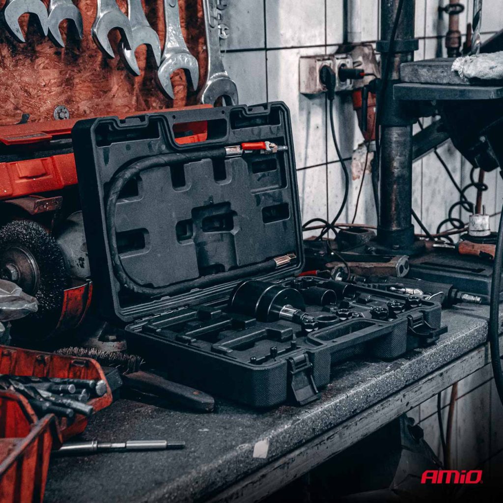 Εικόνα 2 από 13 — Amio – Πνευματικός Εξολκέας Μπεκ Diesel 5-8 Bar Heavy Duty σε Βαλιτσάκι για Αφαίρεση με Υψηλή Δύναμη & Ασφαλή Χρήση – Σετ 24 Τεμ. (04775/AM)