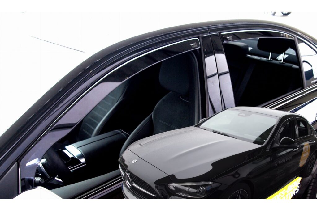 Εικόνα 1 από 6 — ΑΝΕΜΟΘΡΑΥΣΤΕΣ ΓΙΑ MERCEDES C-KLAS W206 4D 2021+ –  ΣΕΤ ΑΥΤΟΚΙΝΗΤΟΥ ΑΠΟ ΕΥΚΑΜΠΤΟ ΦΙΜΕ ΠΛΑΣΤΙΚΟ HEKO – 4 ΤΕΜ.