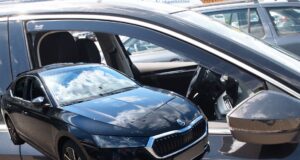 ΑΝΕΜΟΘΡΑΥΣΤΕΣ ΓΙΑ SKODA OCTAVIA A8 5D LIFTBACK 2020+ ΖΕΥΓΑΡΙ ΑΠΟ ΕΥΚΑΜΠΤΟ ΦΙΜΕ ΠΛΑΣΤΙΚΟ HEKO - 2 ΤΕΜ.