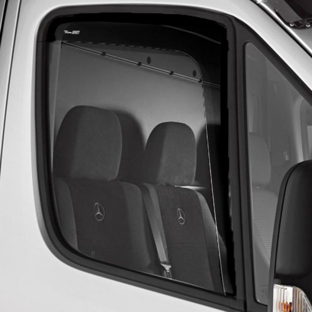 Εικόνα 1 από 2 — ΑΝΕΜΟΘΡΑΥΣΤΕΣ ΓΙΑ DAF CF 2D 2004-2020 ΖΕΥΓΑΡΙ ΑΠΟ ΕΥΚΑΜΠΤΟ ΦΙΜΕ ΠΛΑΣΤΙΚΟ HEKO – 2 ΤΕΜ.