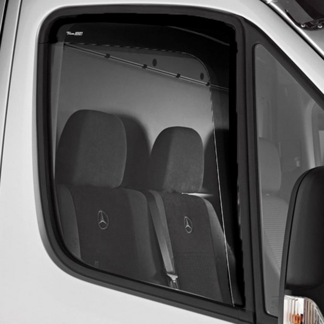 Εικόνα 1 από 2 — ΑΝΕΜΟΘΡΑΥΣΤΕΣ ΓΙΑ DAF CF 2D 2004-2020 ΖΕΥΓΑΡΙ ΑΠΟ ΕΥΚΑΜΠΤΟ ΦΙΜΕ ΠΛΑΣΤΙΚΟ HEKO – 2 ΤΕΜ.
