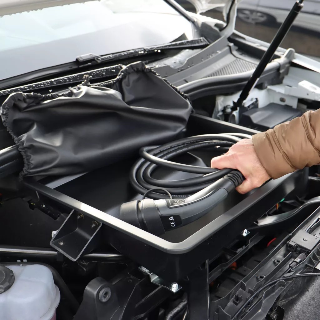 Εικόνα 4 από 8 — Rati – Frunk Audi Q4 e-tron 2021> με Gas Strut πρακτικός Εμπρός Αποθηκευτικός Χώρος 10L για Καλώδια Φόρτισης και Καθημερινή Οργάνωση Ηλεκτρικών – 1 Τεμ. (V01915/RT)