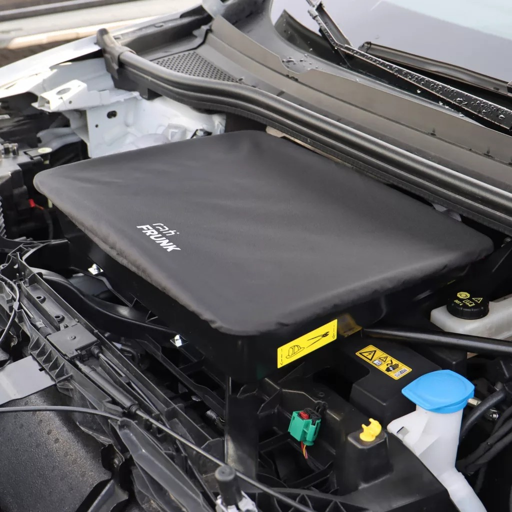 Εικόνα 8 από 8 — Rati – Frunk Audi Q4 e-tron 2021> με Gas Strut πρακτικός Εμπρός Αποθηκευτικός Χώρος 10L για Καλώδια Φόρτισης και Καθημερινή Οργάνωση Ηλεκτρικών – 1 Τεμ. (V01915/RT)