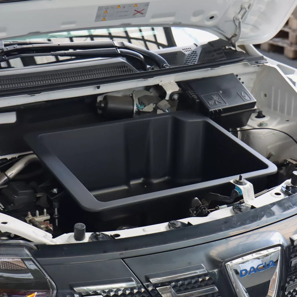Εικόνα 3 από 9 — Rati – Frunk Dacia Spring 2021-2024, Dacia Spring 2024> πρακτικός Εμπρός Αποθηκευτικός Χώρος 20L για Καλώδια Φόρτισης και Καθημερινή Οργάνωση Ηλεκτρικών ΙΧ – 1 Τεμ. (V01943/RT)