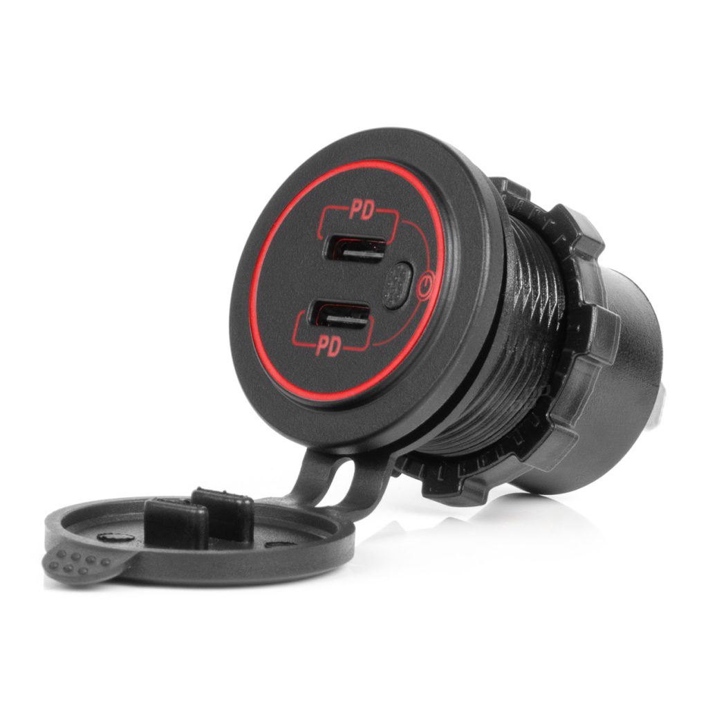 Εικόνα 1 από 5 — Amio – ΠΡΙΖΑ ΜΕ 2 ΘΥΡΕΣ USB-C ΜΕ ΔΙΑΚΟΠΤΗ ΚΑΙ ΚΑΠΑΚΙ 12/24V ΑΔΙΑΒΡΟΧΗ ΜΕ ΚΟΚΚΙΝΟ LED ΦΩΣ ΜΑΥΡΗ – 1 Τεμ. (04224/AM)