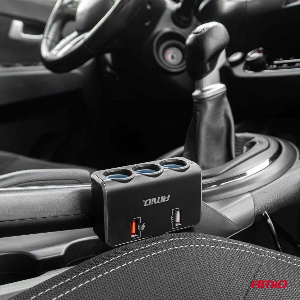 Εικόνα 2 από 8 — Amio – ΑΝΤΑΠΤΟΡΑΣ ΑΝΑΠΤΗΡΑ 12/24V 120W ΨΗΦΙΑΚΟΣ ΜΑΥΡΟΣ/3 ΘΕΣΕΙΣ/2xUSB-A QC 3.0 ΜΕ ΚΑΛΩΔΙΟ 80cm – 1 Τεμ. (04364/AM)