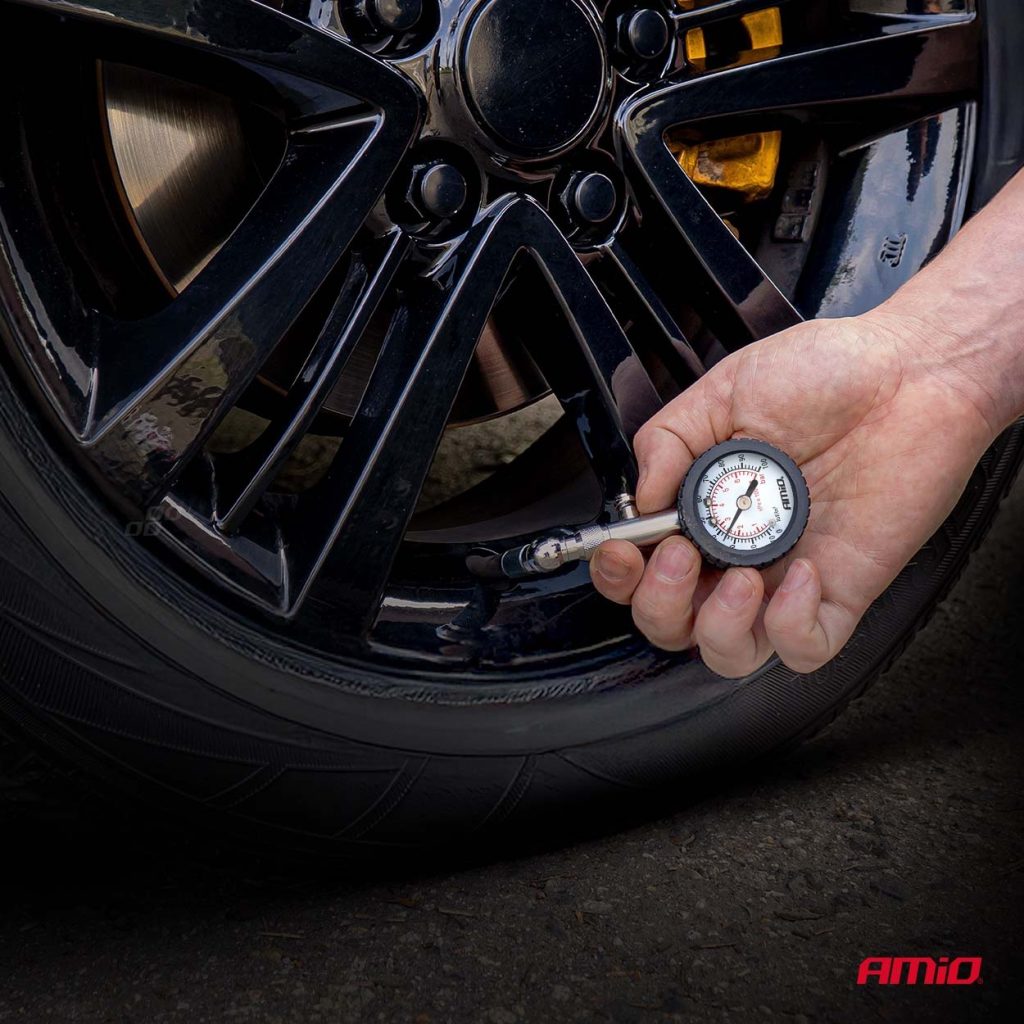 Εικόνα 4 από 7 — Amio – Μηχανικό μανόμετρο πίεσης ελαστικών 7 bar με περιστρεφόμενη κεφαλή και βαλβίδα εκτόνωσης – Αναλογικό υψηλής ακρίβειας – 1 τεμ. (04469/AM)