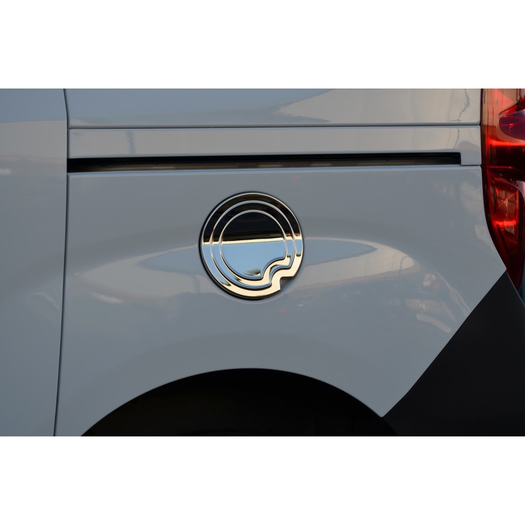 Εικόνα 1 από 1 — ΤΑΠΑ ΒΕΝΖΙΝΗΣ ΧΡΩΜΙΟ ΓΙΑ OPEL COMBO D 2011+