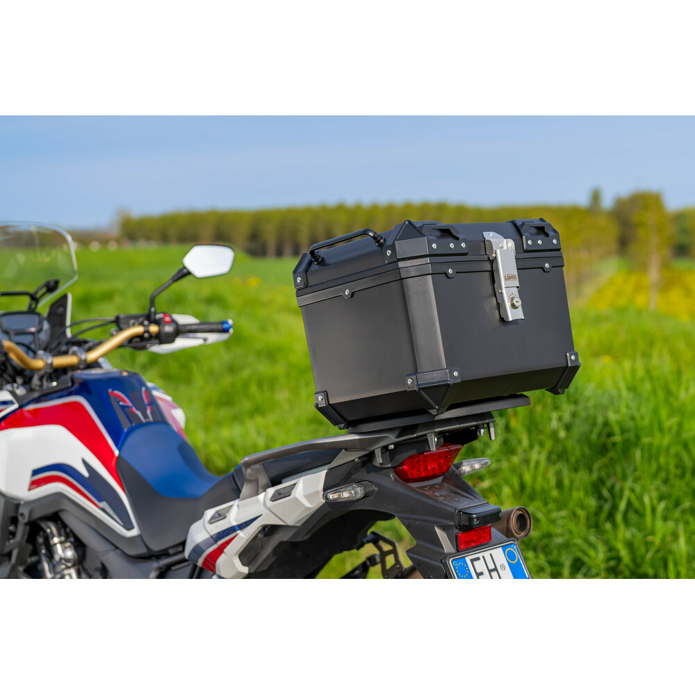 Εικόνα 10 από 16 — Lampa – Βαλιτσάκι Μοτοσυκλέτας T-Box 45L Μαύρο για Μεγαλύτερη Χωρητικότητα και Ασφαλή Μεταφορά Εξοπλισμού με Σύστημα Γρήγορης Απελευθέρωσης – 1 Τεμ. (9166.7-LM)