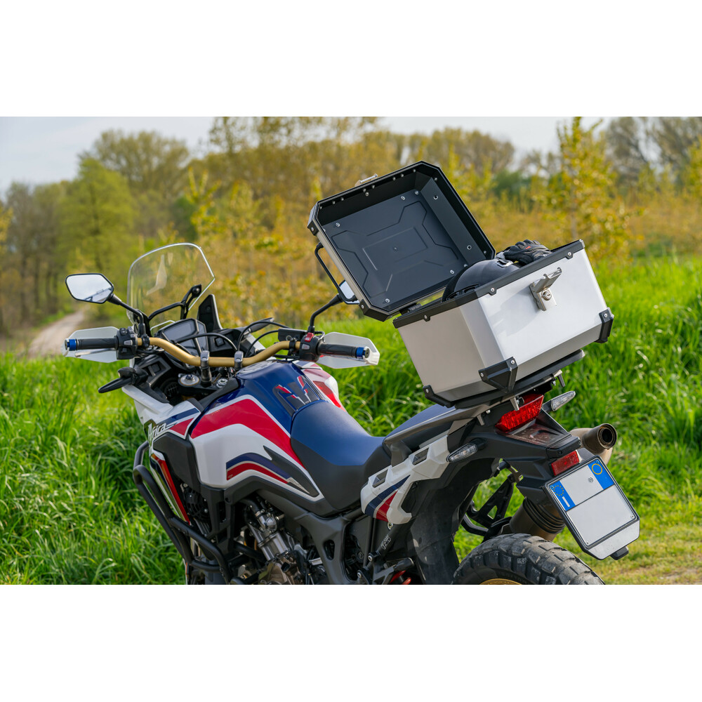 Εικόνα 8 από 11 — Lampa – Βαλιτσάκι Μοτοσυκλέτας T-Box 45L Ασημί για Άνετη Μεταφορά Εξοπλισμού με Σύστημα Γρήγορης Απελευθέρωσης – 1 Τεμ. (9166.8-LM)