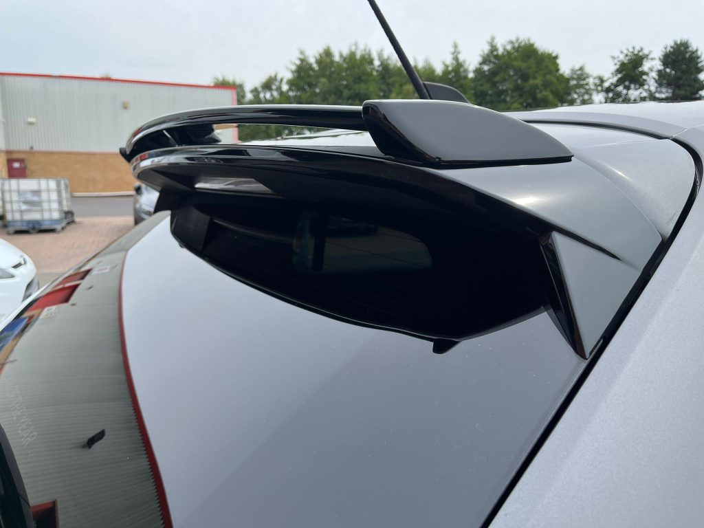 Εικόνα 3 από 5 — Motordrome – Αεροτομή Οροφής V.2 για Peugeot 208 Mk2 (2019-) – 1 Τεμ.  (A-456P)