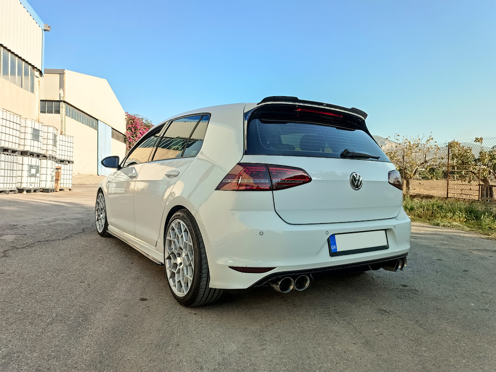 Εικόνα 2 από 5 — Motordrome – Επιπρόσθετη Αεροτομή για VW Golf Mk7 / Mk7 Facelift GTI / R / R-Line – 1 Τεμ.  (A-483)