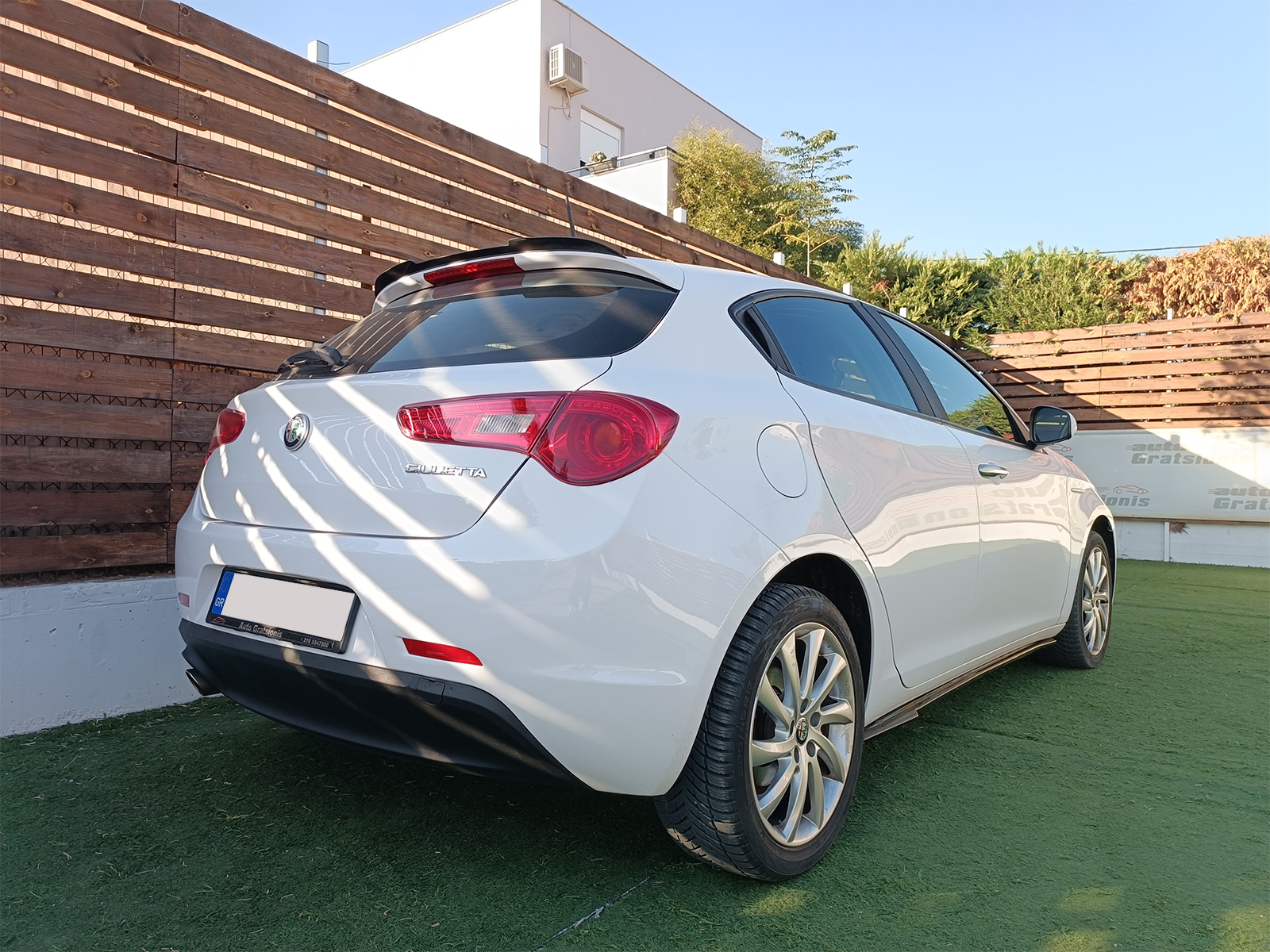 Εικόνα 3 από 6 — Motordrome – Επιπρόσθετη Αεροτομή για Alfa Romeo Giulietta – 1 Τεμ.  (A-485)