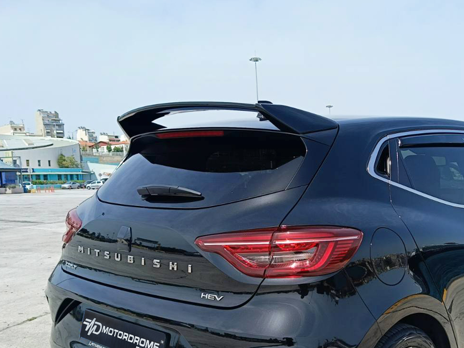 Εικόνα 1 από 6 — Motordrome – Αεροτομή Οροφής για Mitsubishi Colt (2023-) / Renault Clio Mk5 (2019-2025) – 1 Τεμ.  (A-520)