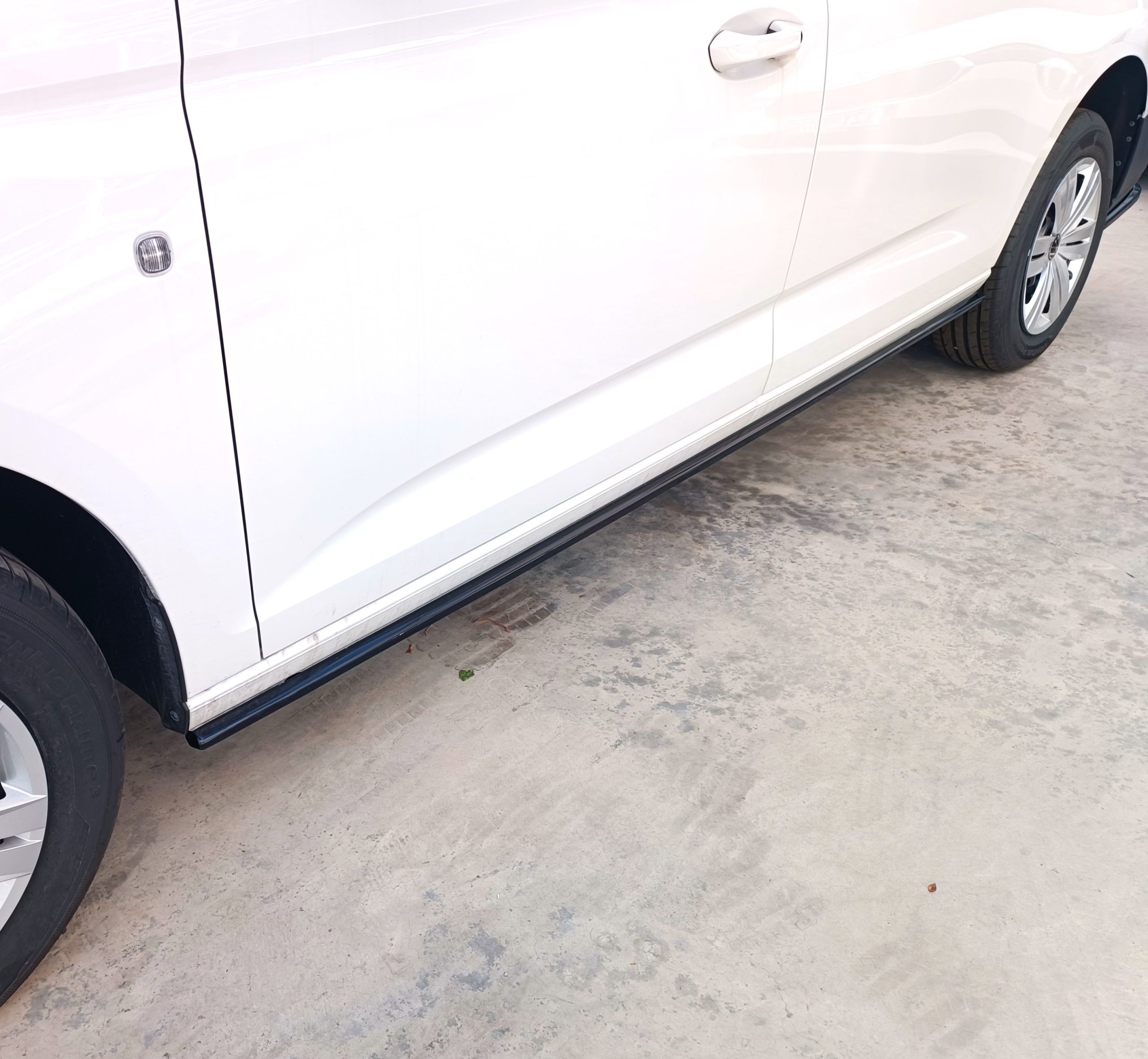 Εικόνα 5 από 8 — Motordrome – Επιπρόσθετα Μακριά Μαρσπιέ V.1 για Ford Transit Connect Mk3 (2024-) – 1 Σετ. (K172-003)