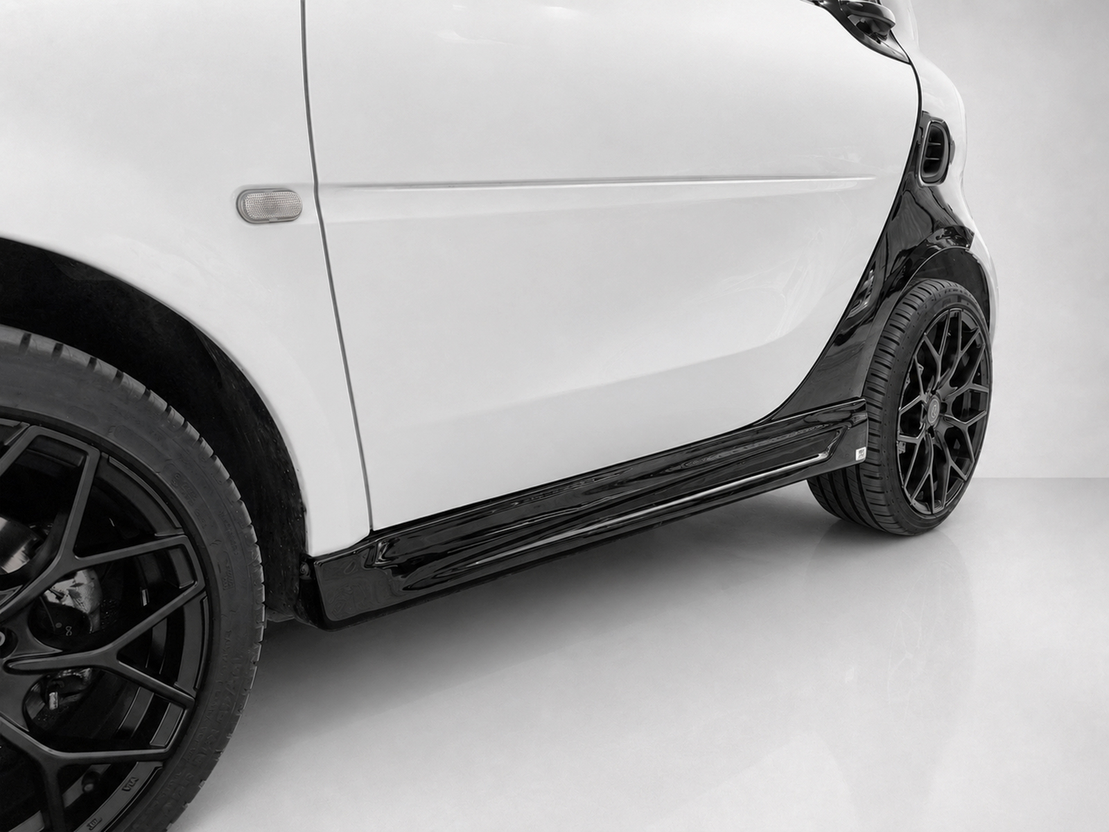 Εικόνα 3 από 4 — Motordrome – Μαρσπιέ για Smart 453 – 1 Σετ. (K154-003)