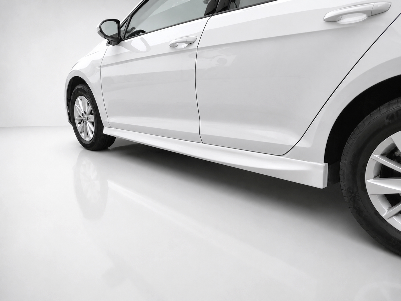 Εικόνα 3 από 3 — Motordrome – Μαρσπιέ για Volkswagen Golf Mk7 5-doors – 1 Σετ. (K156-003)