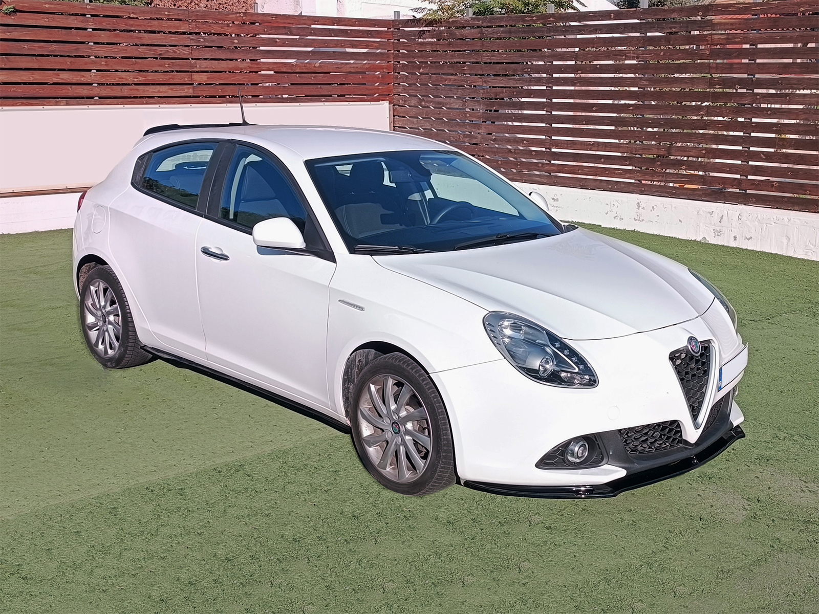 Εικόνα 2 από 6 — Motordrome – Επιπρόσθετα Μαρσπιέ για Alfa Romeo Giulietta – 1 Σετ. (K166-003)