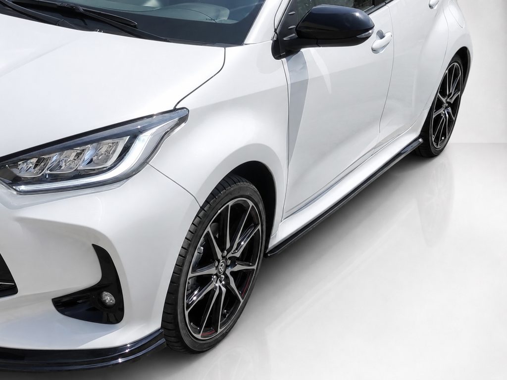 Εικόνα 3 από 7 — Motordrome – Επιπρόσθετα Μαρσπιέ για Toyota Yaris Mk4 (2020-) – 1 Σετ. (K169-002)