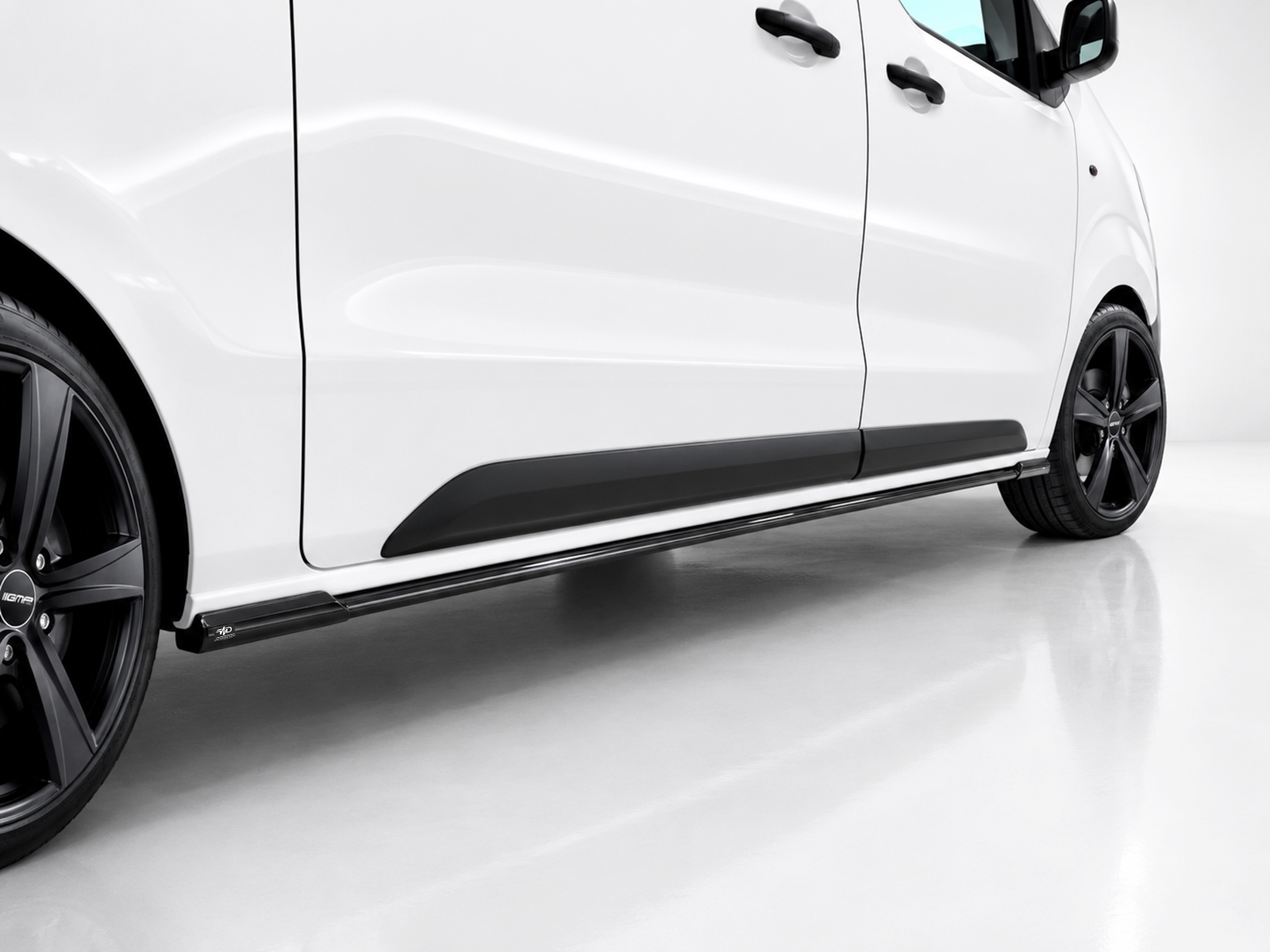 Εικόνα 1 από 5 — Motordrome – Επιπρόσθετα Μαρσπιέ για Citroen Jumpy / Space Tourer / Fiat Scudo / Opel Vivaro / Zafira Life / Peugeot Expert / Traveller / Toyota Proace L2 / L3 Mk3 – 1 Σετ. (K170-005)