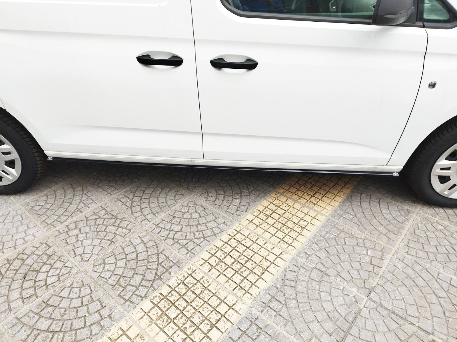 Εικόνα 3 από 8 — Motordrome – Επιπρόσθετα Μακριά Μαρσπιέ V.1 για Ford Transit Connect Mk3 (2024-) – 1 Σετ. (K172-003)