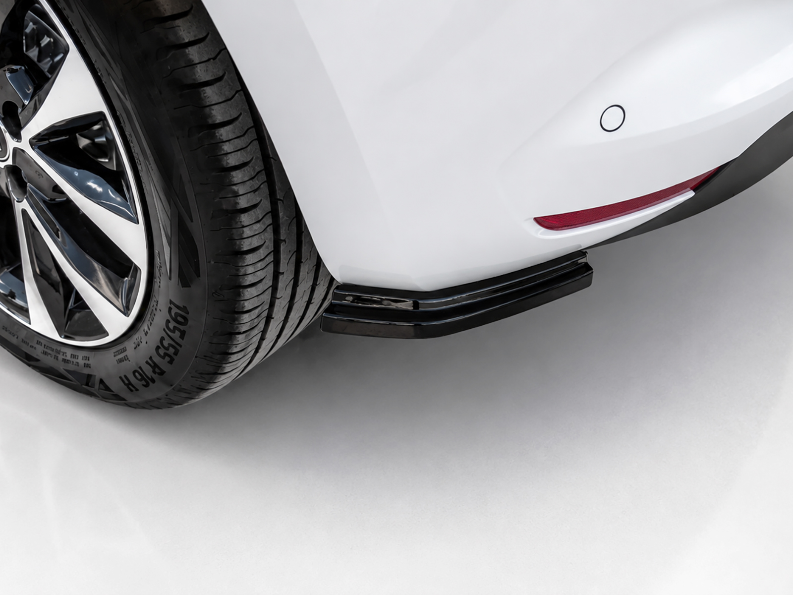 Εικόνα 3 από 4 — Motordrome – Πίσω Γωνίες για Renault Clio Mk5 (2019-2023) – 1 Σετ. (K175-004)