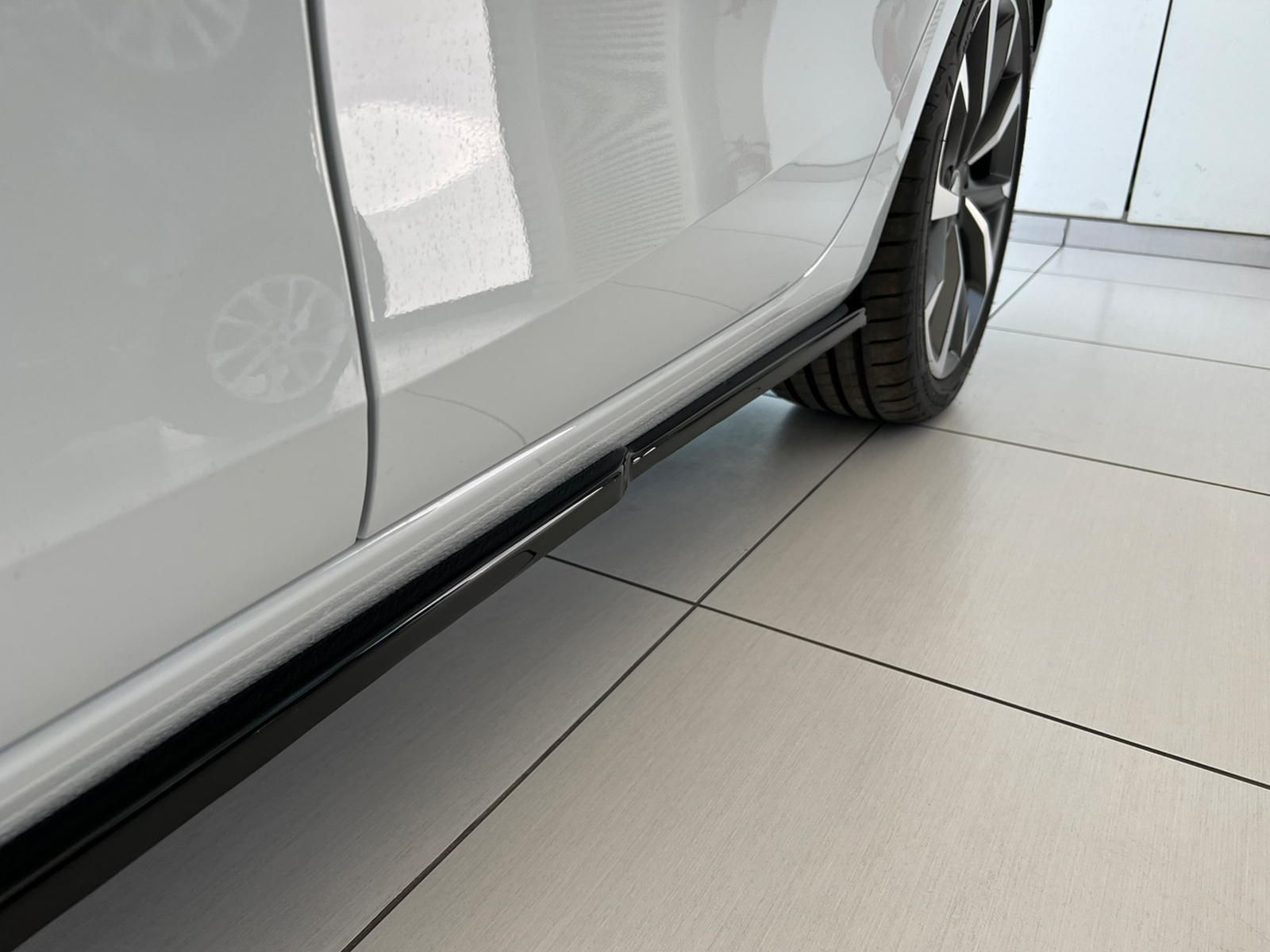 Εικόνα 4 από 5 — Motordrome – Επιπρόσθετα Μαρσπιέ V.1 για Seat Leon Mk4 FR / Cupra Leon Mk1 – 1 Σετ. (K181-002)