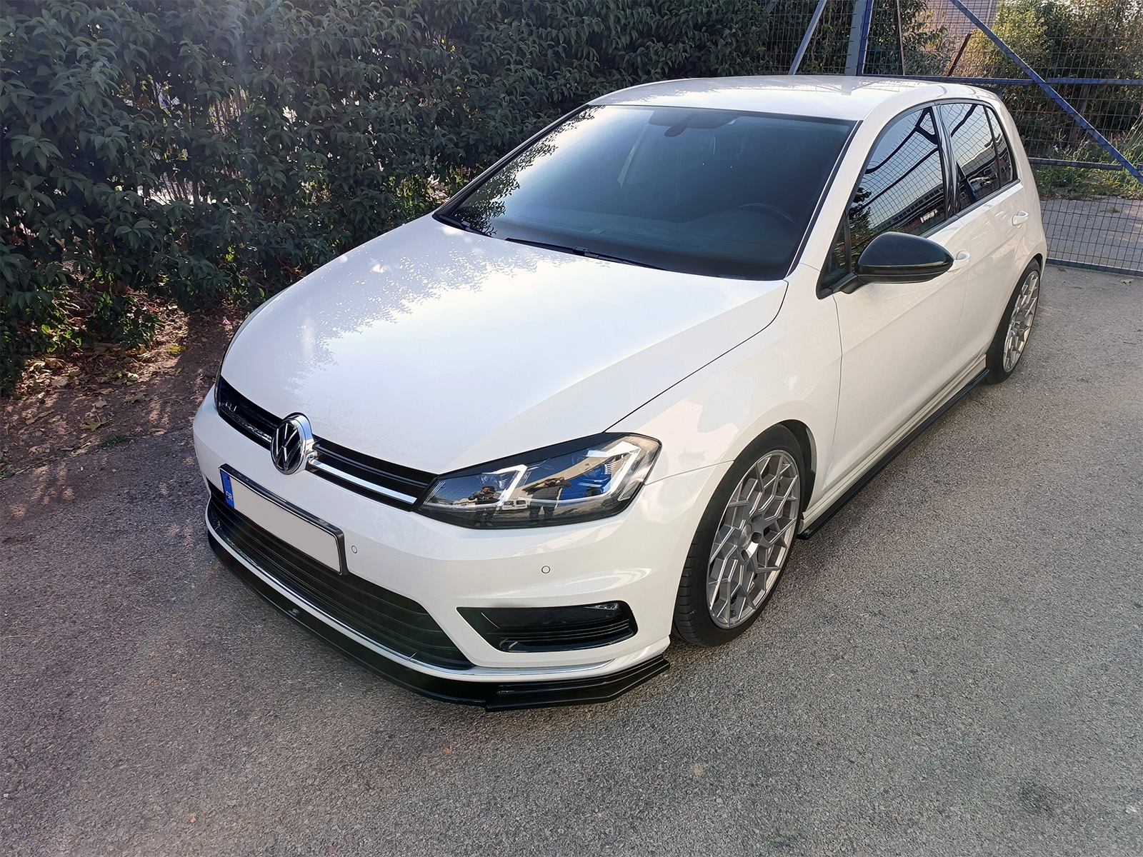 Εικόνα 3 από 6 — Motordrome – Επιπρόσθετα Μαρσπιέ για VW Golf Mk7 R / R-Line – 1 Σετ. (K186-002)