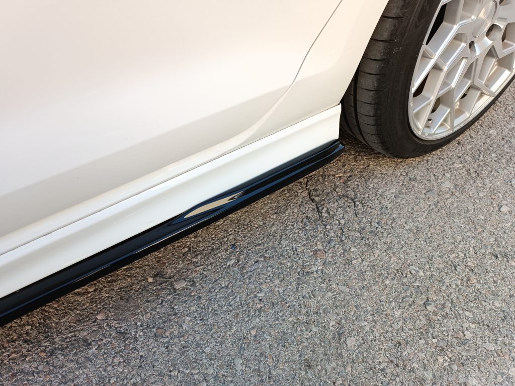 Εικόνα 5 από 6 — Motordrome – Επιπρόσθετα Μαρσπιέ για VW Golf Mk7 R / R-Line – 1 Σετ. (K186-002)