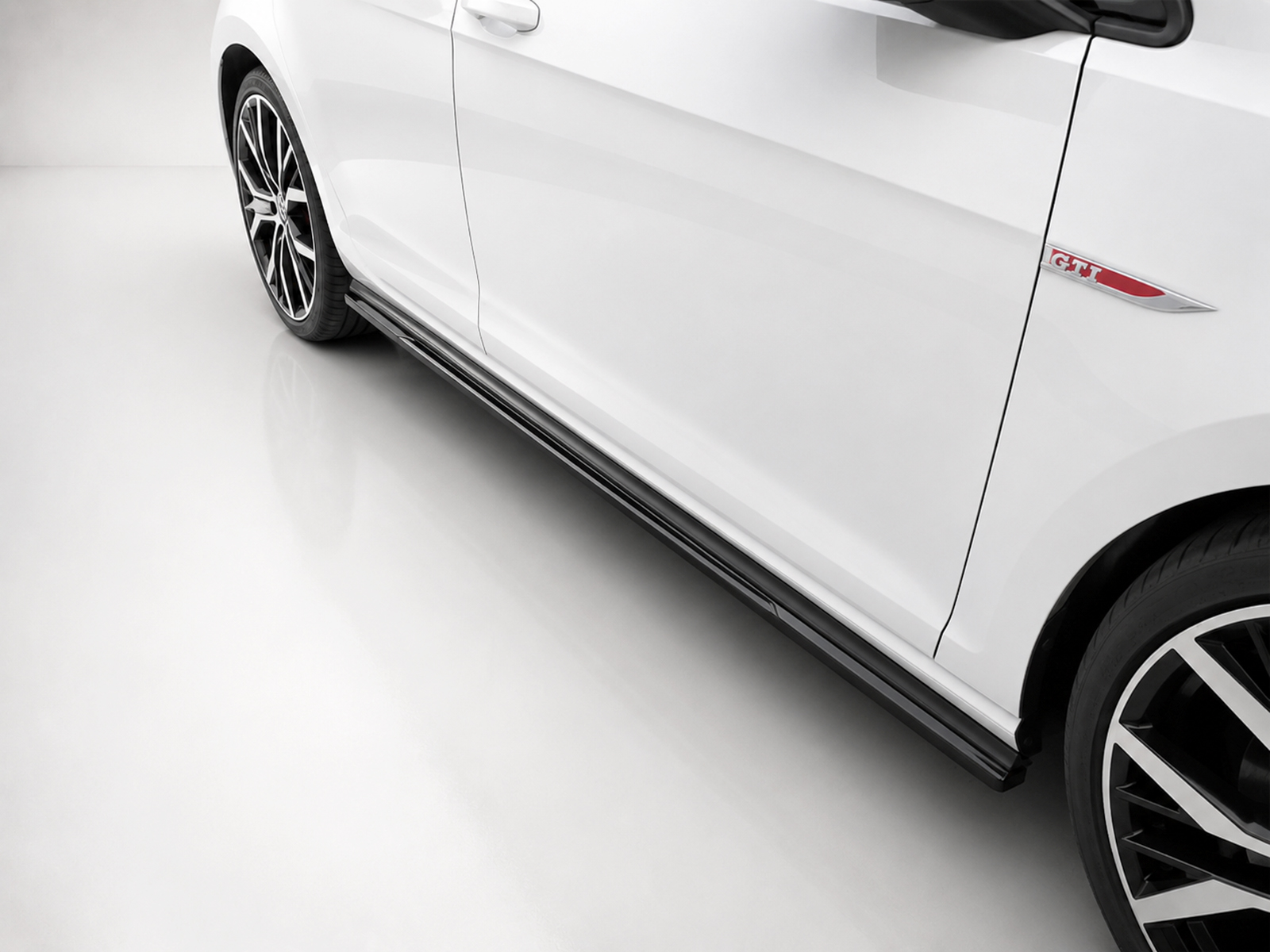 Εικόνα 3 από 5 — Motordrome – Επιπρόσθετα Μαρσπιέ για Volkswagen Golf Mk7 / MK7 Facelift GTI – 1 Σετ. (K196-002)