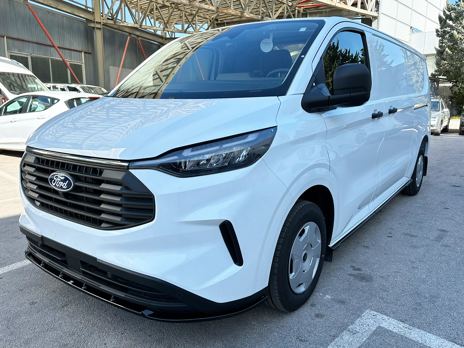 Εικόνα 4 από 6 — Motordrome – Επιπρόσθετα Μαρσπιέ Μακριά για Ford Transit Custom / Tourneo Mk2 / Volkswagen T7 – 1 Σετ. (K200-002)
