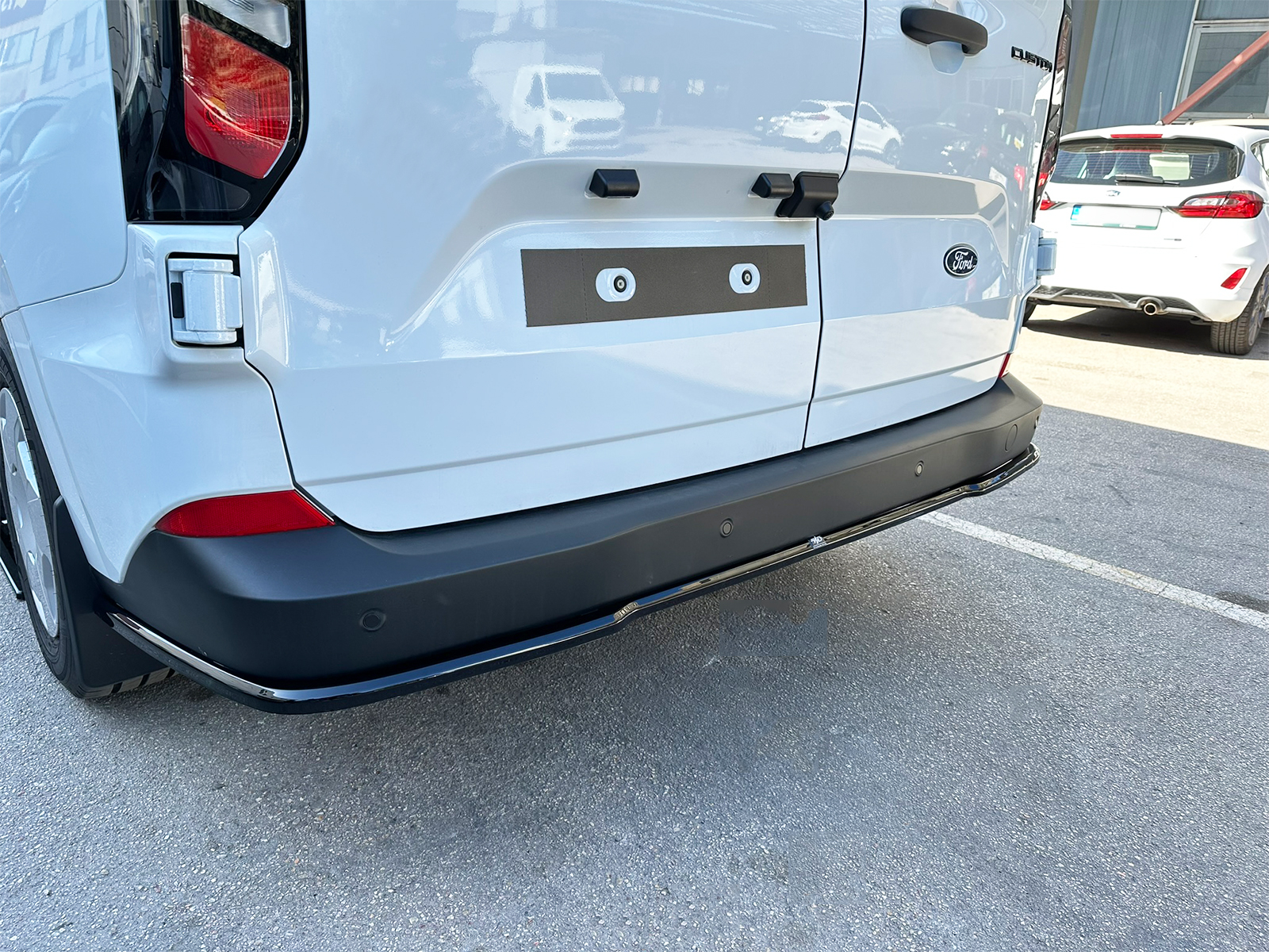 Εικόνα 4 από 6 — Motordrome – Πίσω Σπλίτερ για Ford Transit Custom / Tourneo Mk2 / Volkswagen T7 (Με Λασπωτήρες) – 1 Τεμ.  (K200-003)