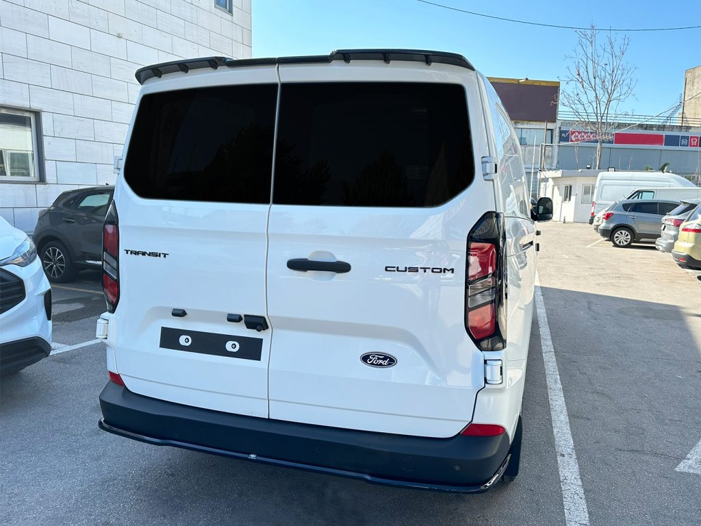 Εικόνα 5 από 6 — Motordrome – Πίσω Σπλίτερ για Ford Transit Custom / Tourneo Mk2 / Volkswagen T7 (Με Λασπωτήρες) – 1 Τεμ.  (K200-003)