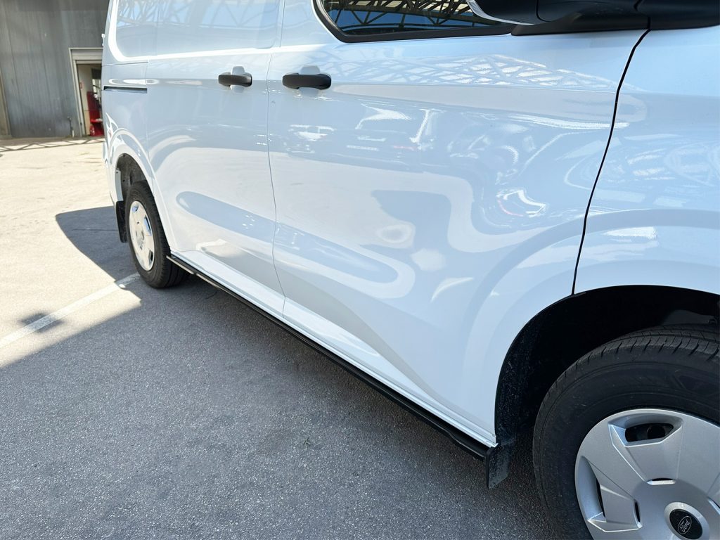 Εικόνα 2 από 8 — Motordrome – Επιπρόσθετα Μαρσπιέ V.1 για Ford Transit Custom Mk2 L1 / Volkswagen T7 – 1 Σετ. (K200-004)