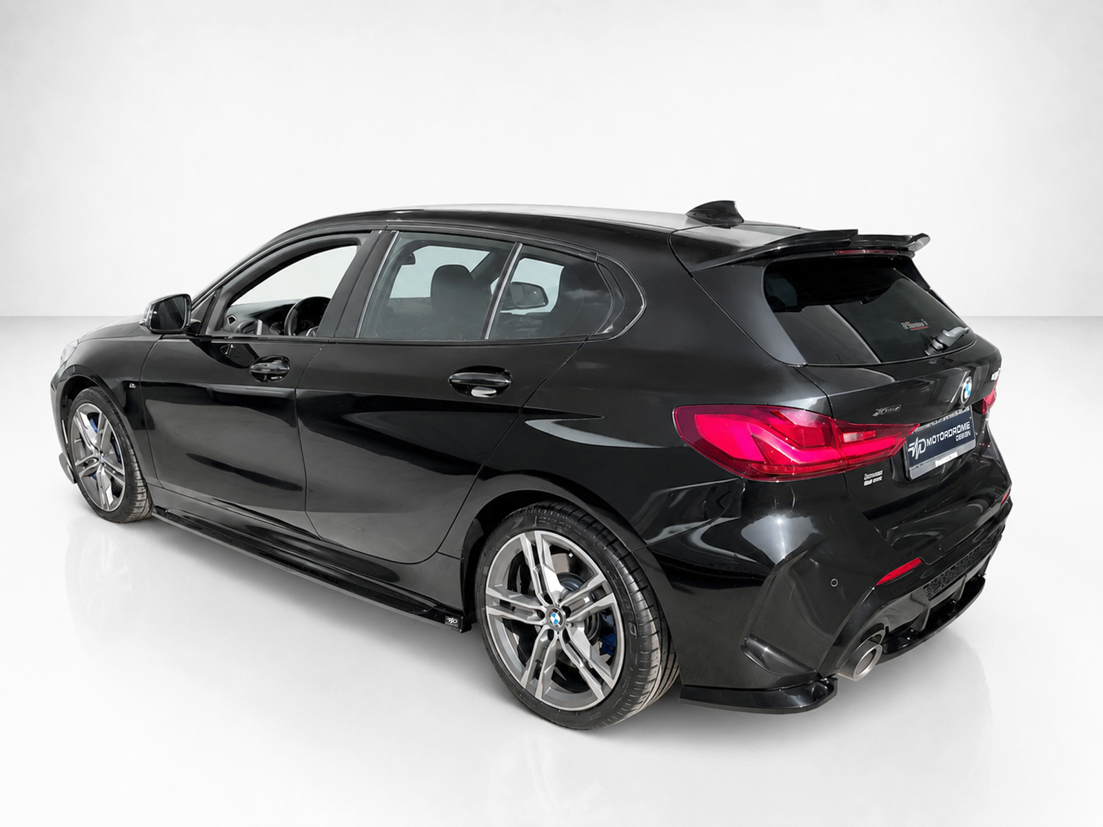 Εικόνα 1 από 3 — Motordrome – Επιπρόσθετα Μαρσπιέ για BMW 1 Series F40 M-Pack / M135i – 1 Σετ. (K210-002)