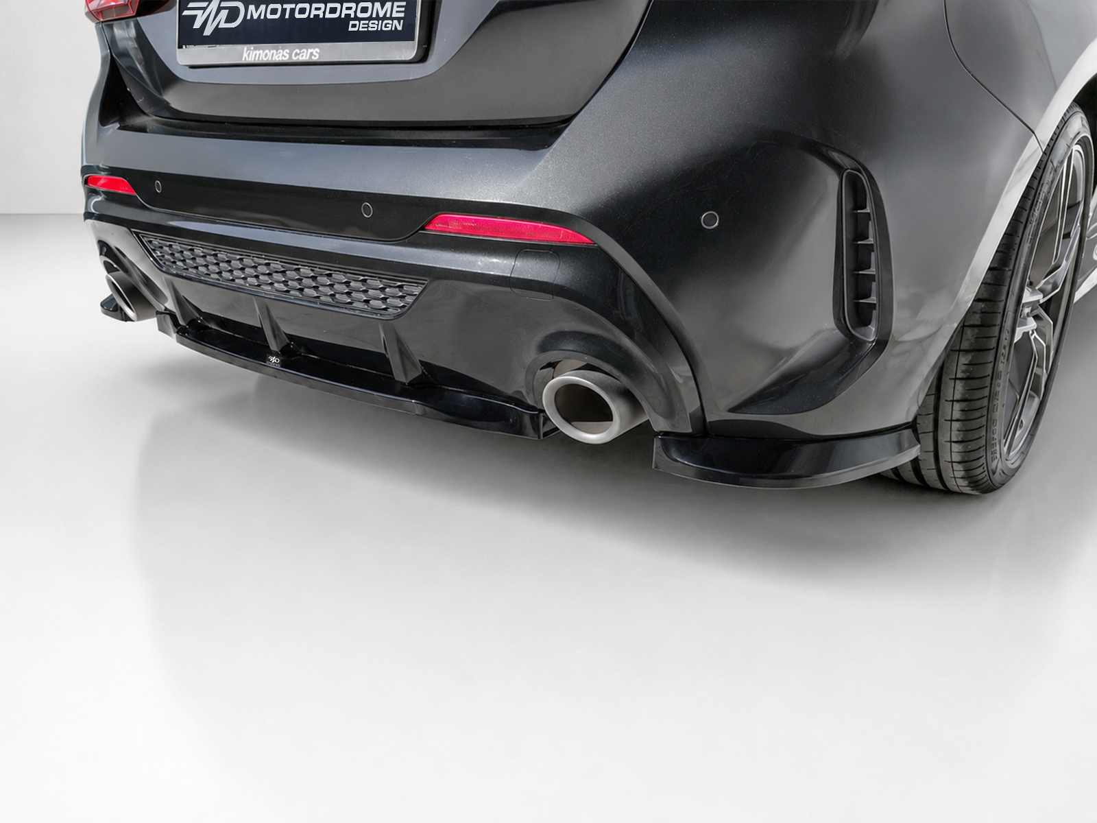 Εικόνα 2 από 3 — Motordrome – Πίσω Κεντρικό Σπλίτερ για BMW M135i F40 – 1 Τεμ.  (K210-003)