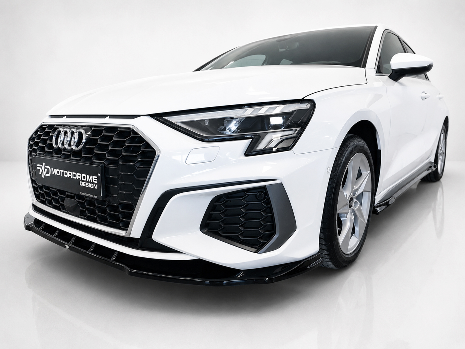 Εικόνα 1 από 4 — Motordrome – Επιπρόσθετα Μαρσπιέ για Audi S3 / A3 S-Line 8Y – 1 Σετ. (K216-002)