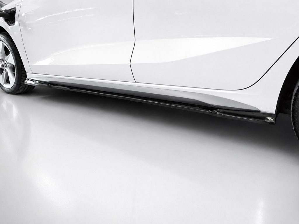 Εικόνα 3 από 4 — Motordrome – Επιπρόσθετα Μαρσπιέ για Audi S3 / A3 S-Line 8Y – 1 Σετ. (K216-002)