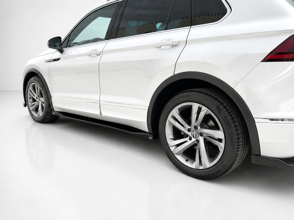 Εικόνα 2 από 4 — Motordrome – Επιπρόσθετα Μαρσπιέ για Volkswagen Tiguan R / R-Line Mk2 Facelift (2020-2024) – 1 Σετ. (K218-002)