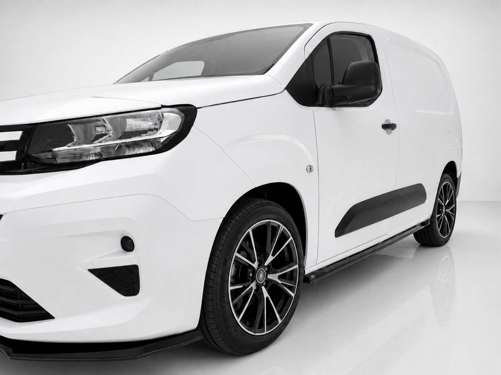 Εικόνα 1 από 4 — Motordrome – Επιπρόσθετα Μαρσπιέ για Citroen Berlingo L2 Mk3 / Peugeot Partner L2 Mk3 / Opel Combo E L2 – 1 Σετ. (K222-002)