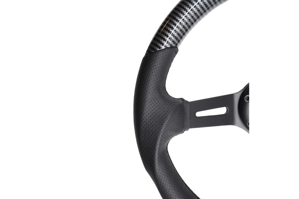 Εικόνα 2 από 5 — ΤΙΜΟΝΙ GIAU CARBON LOOK ΤΡΙΑΚΤΙΝΟ ΜΑΥΡΟ ΔΙΑΜΕΤΡΟΣ 350mm ΠΑΧΟΣ 70mm SIMONI RACING  – 1 τεμ.