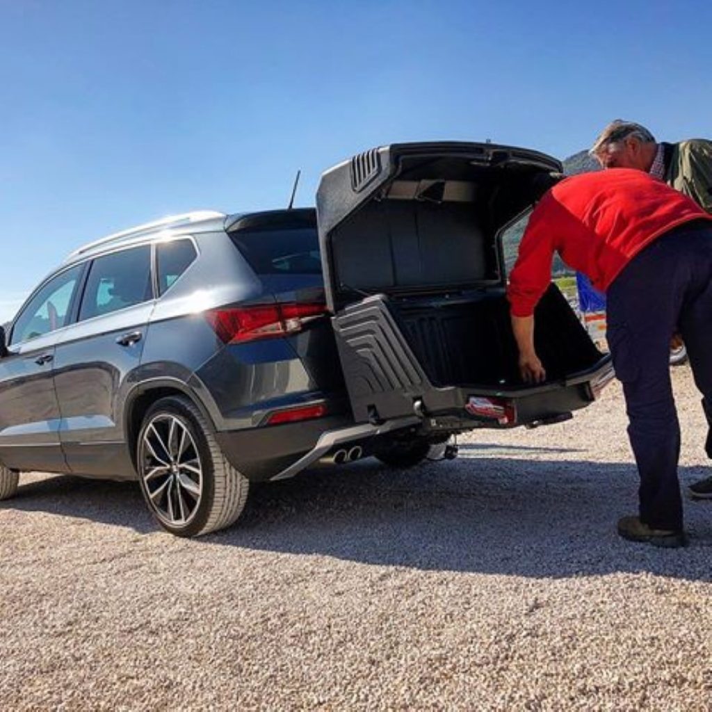 Εικόνα 15 από 24 — ΜΠΑΓΚΑΖΙΕΡΑ ΚΟΤΣΑΔΟΡΟΥ 400 LT TOWBOX V3 CLASSIC GREY (ΓΚΡΙ) ΜΕ LED ΦΑΝΑΡΙΑ