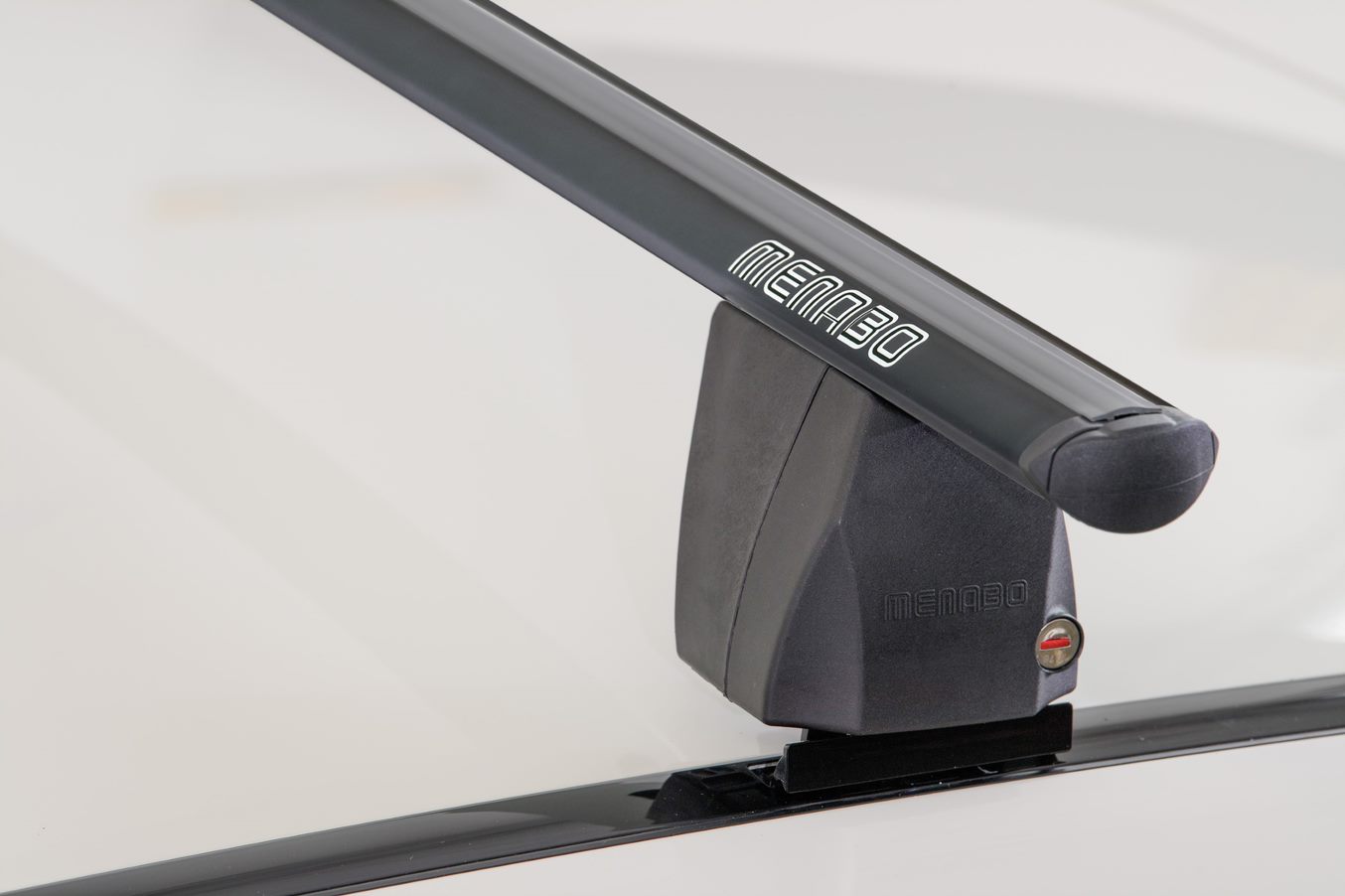 Εικόνα 2 από 4 — ΜΠΑΡΕΣ ΟΡΟΦΗΣ ΑΛΟΥΜΙΝΙΟΥ DELTA L BLACK 141 cm ΣΕ ΜΑΥΡΟ ΧΡΩΜΑ ΓΙΑ ΑΠΛΗ ΟΡΟΦΗ MENABO – 2 ΤΕΜ.