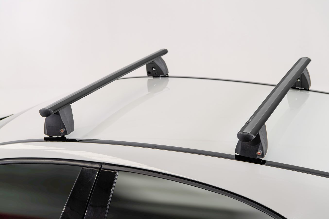 Εικόνα 4 από 4 — ΜΠΑΡΕΣ ΟΡΟΦΗΣ ΑΛΟΥΜΙΝΙΟΥ DELTA L BLACK 141 cm ΣΕ ΜΑΥΡΟ ΧΡΩΜΑ ΓΙΑ ΑΠΛΗ ΟΡΟΦΗ MENABO – 2 ΤΕΜ.