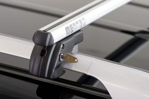 Menabo - Σετ Μπάρες Οροφής Αλουμινίου τύπου Sherman XL Silver Για Audi A4 Allroad (B8) 04/2009 > 05/2016 5πορτο Για Raised Rails Μήκος 135cm - 2 τεμ. (9470/MB)